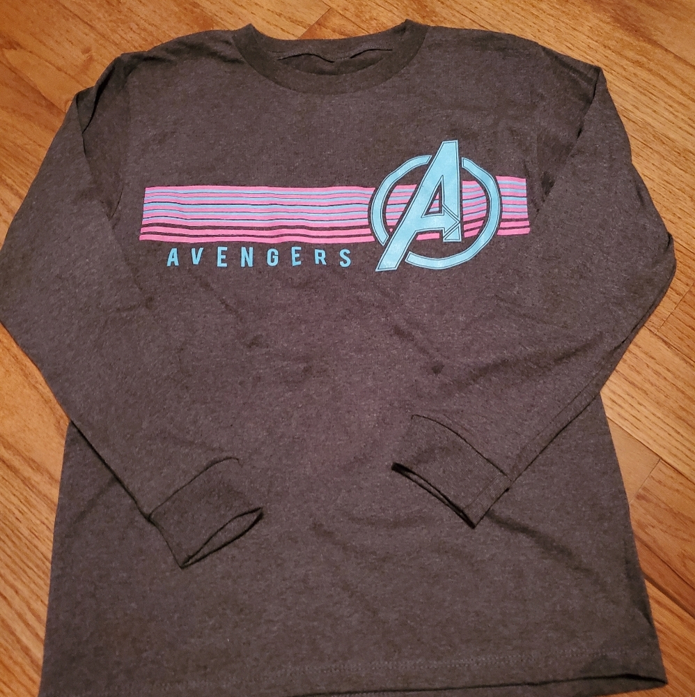 Boys 10 Black long sleeve Avengers T-Shirt